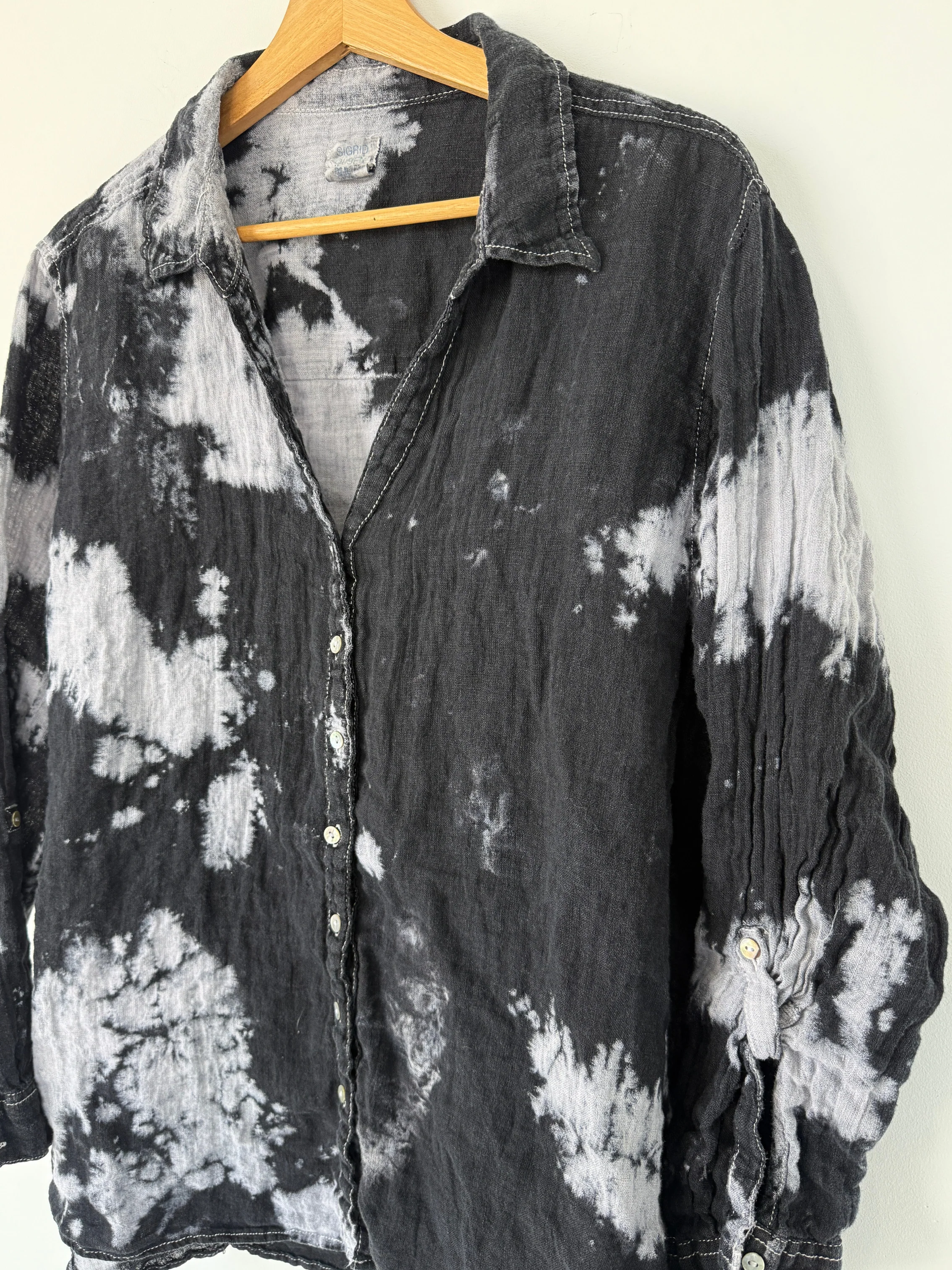 LINEN BUTTON UP - Image 2