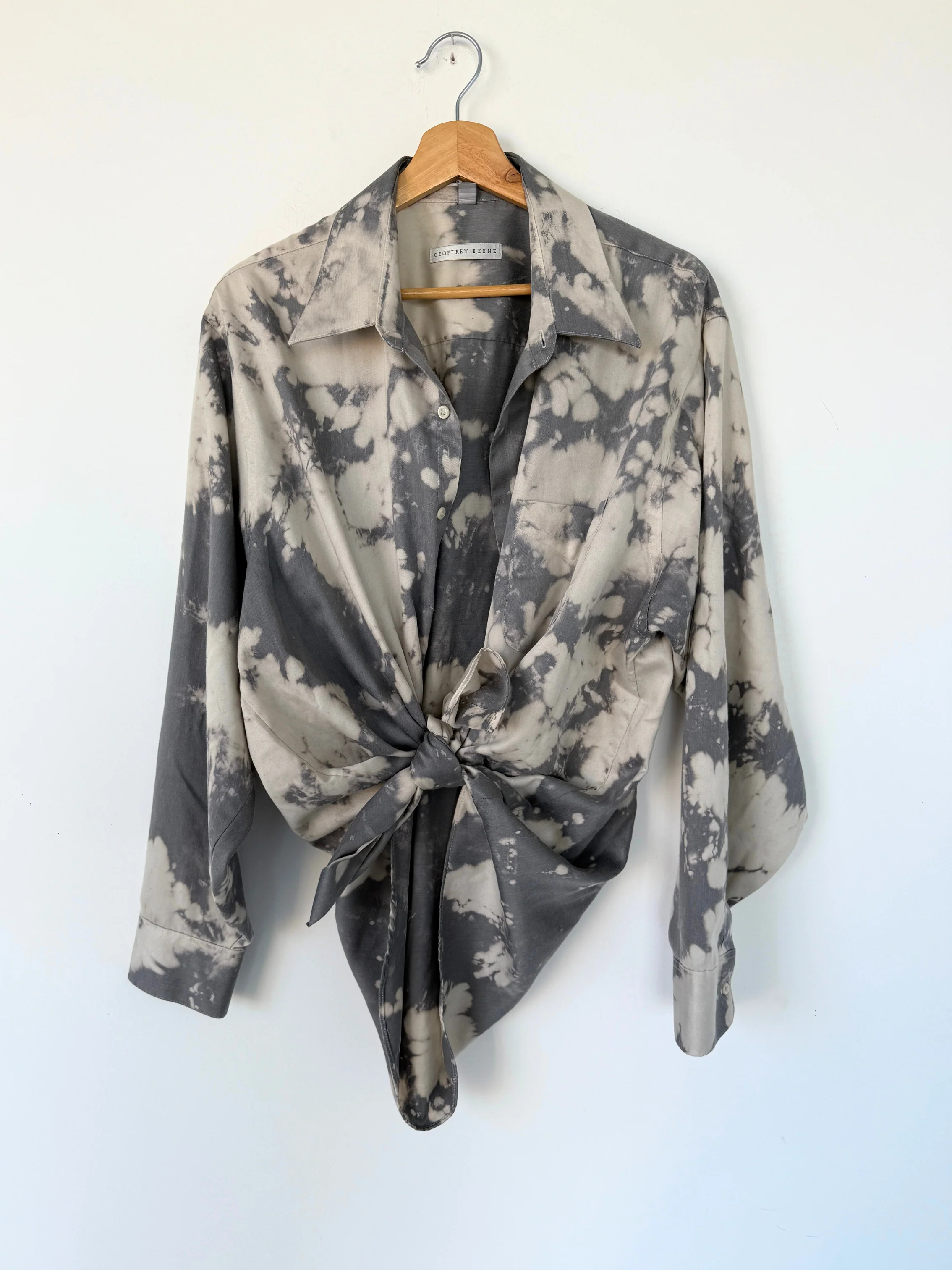 SILKY BUTTON UP