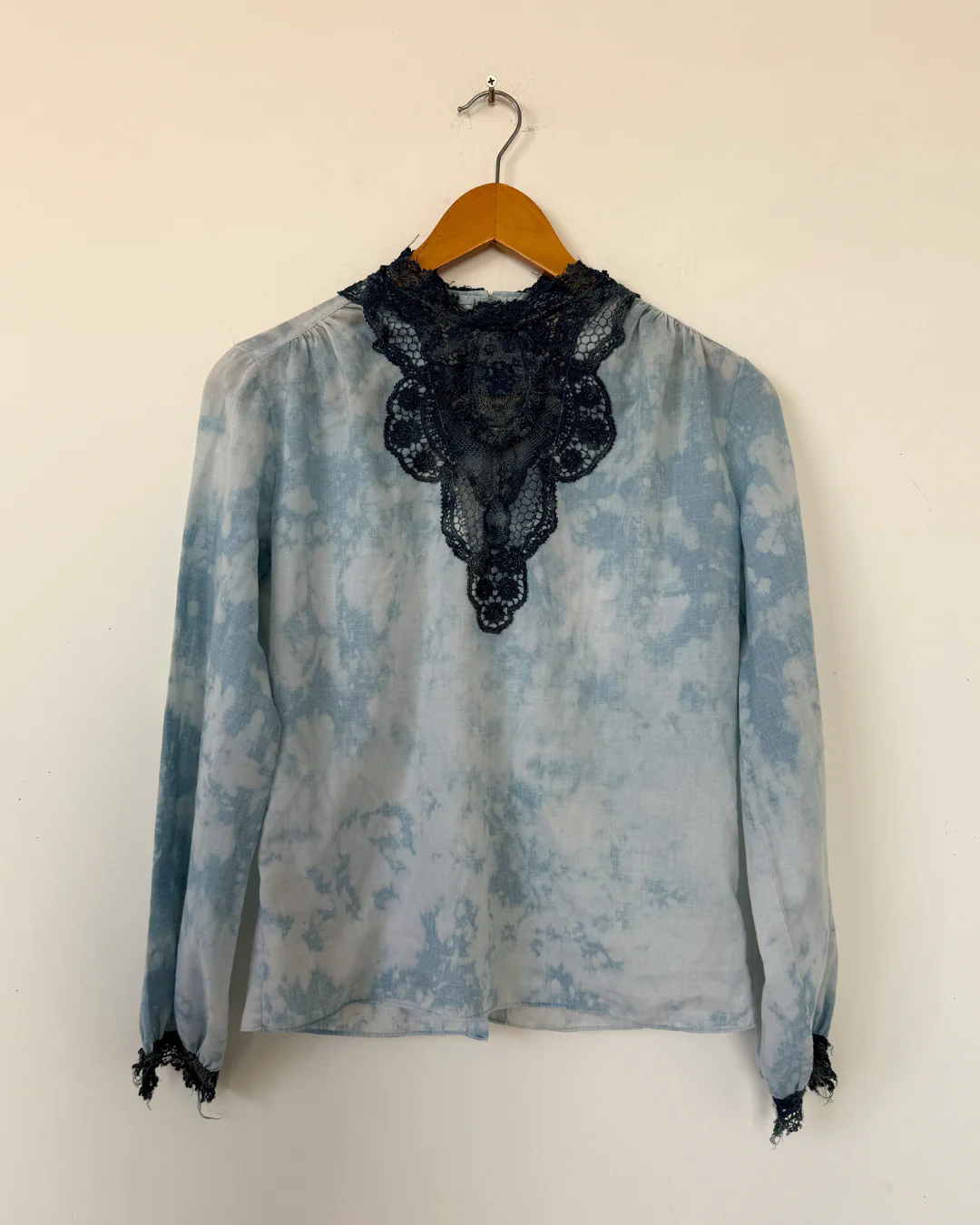 HOT SPRINGS GOTHIC LACE LONG SLEEVE