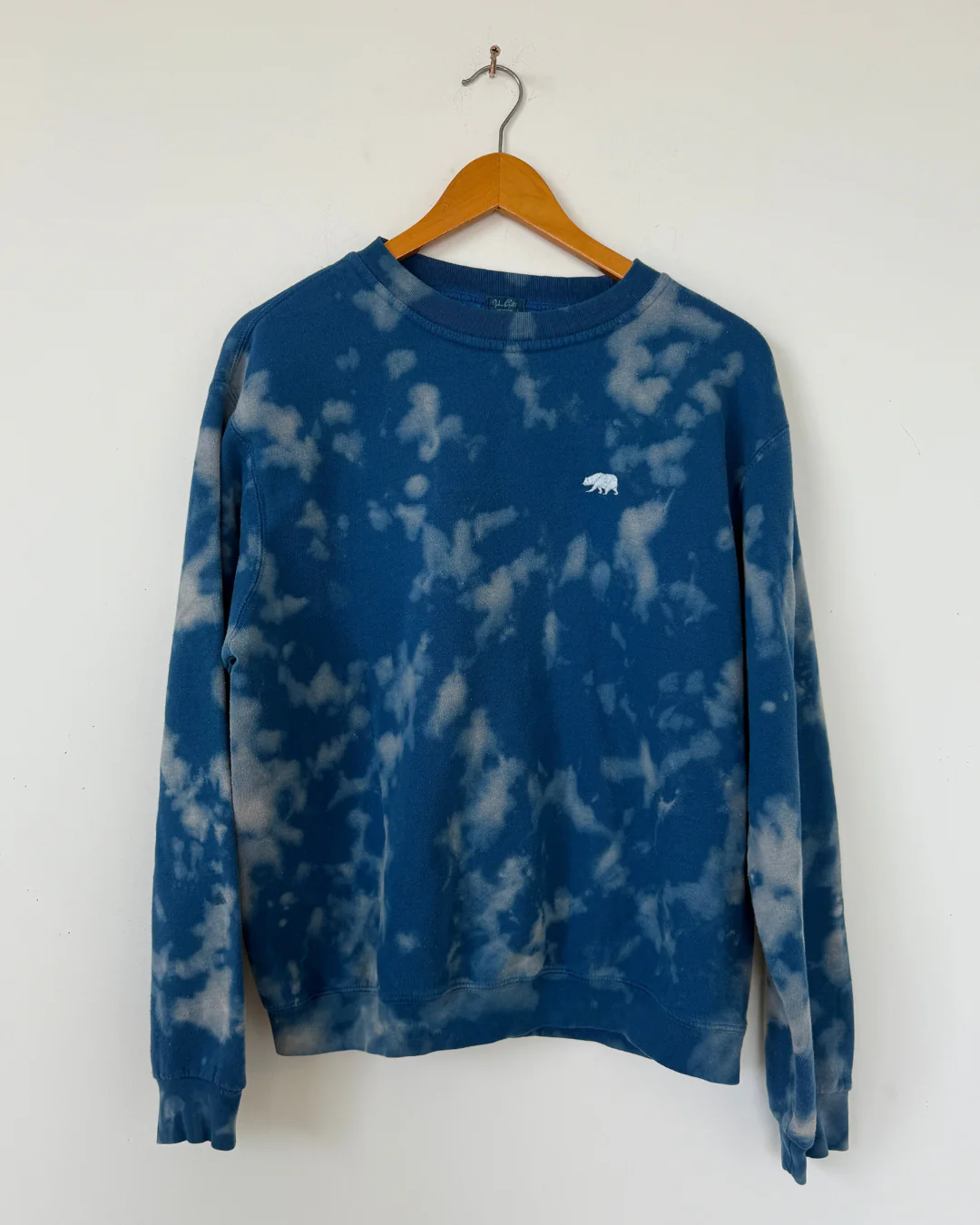 HOT SPRINGS POLAR BEAR CREWNECK