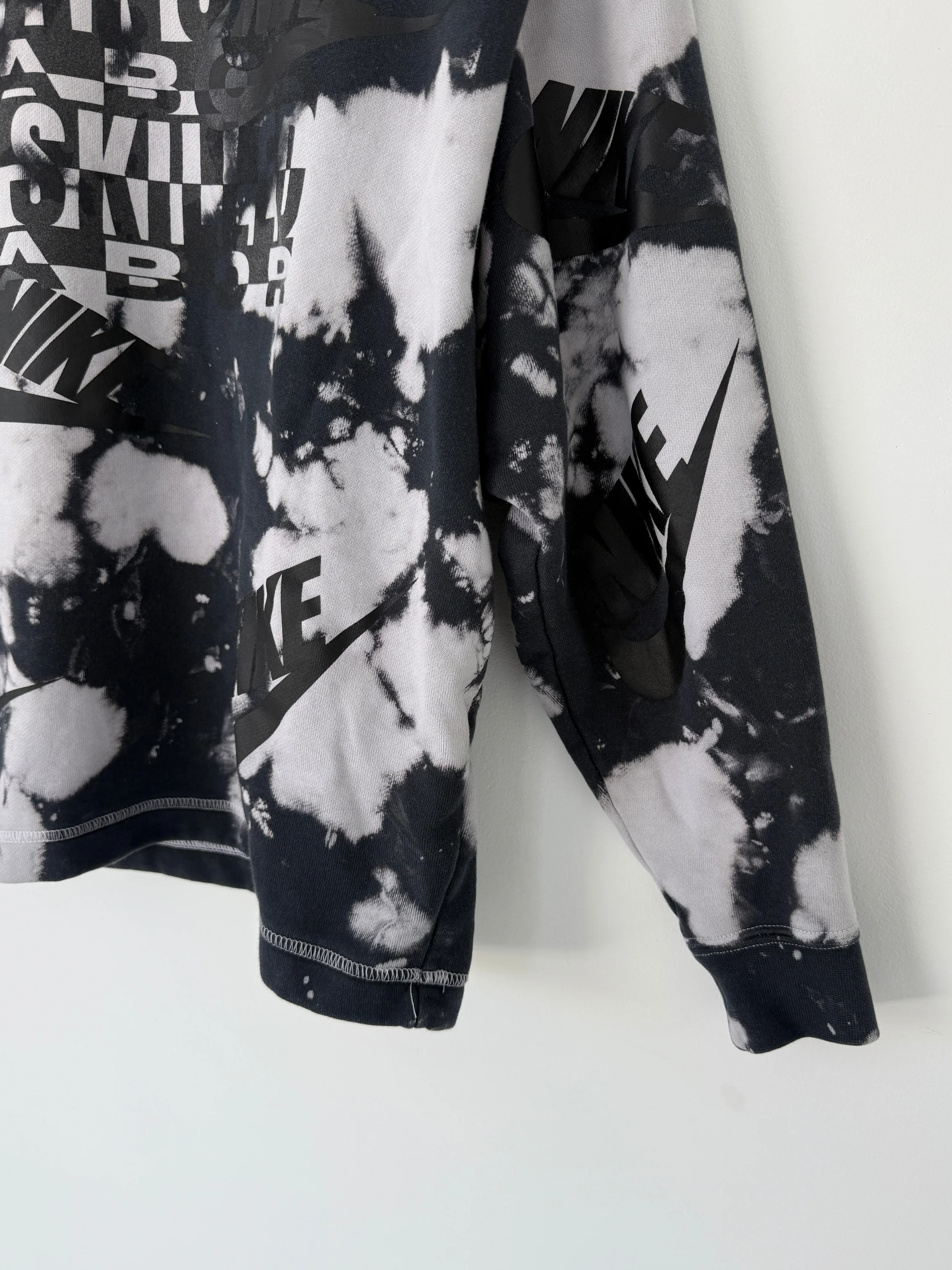 NIKE CREWNECK WITH SUAY SCREENPRINT - Image 3