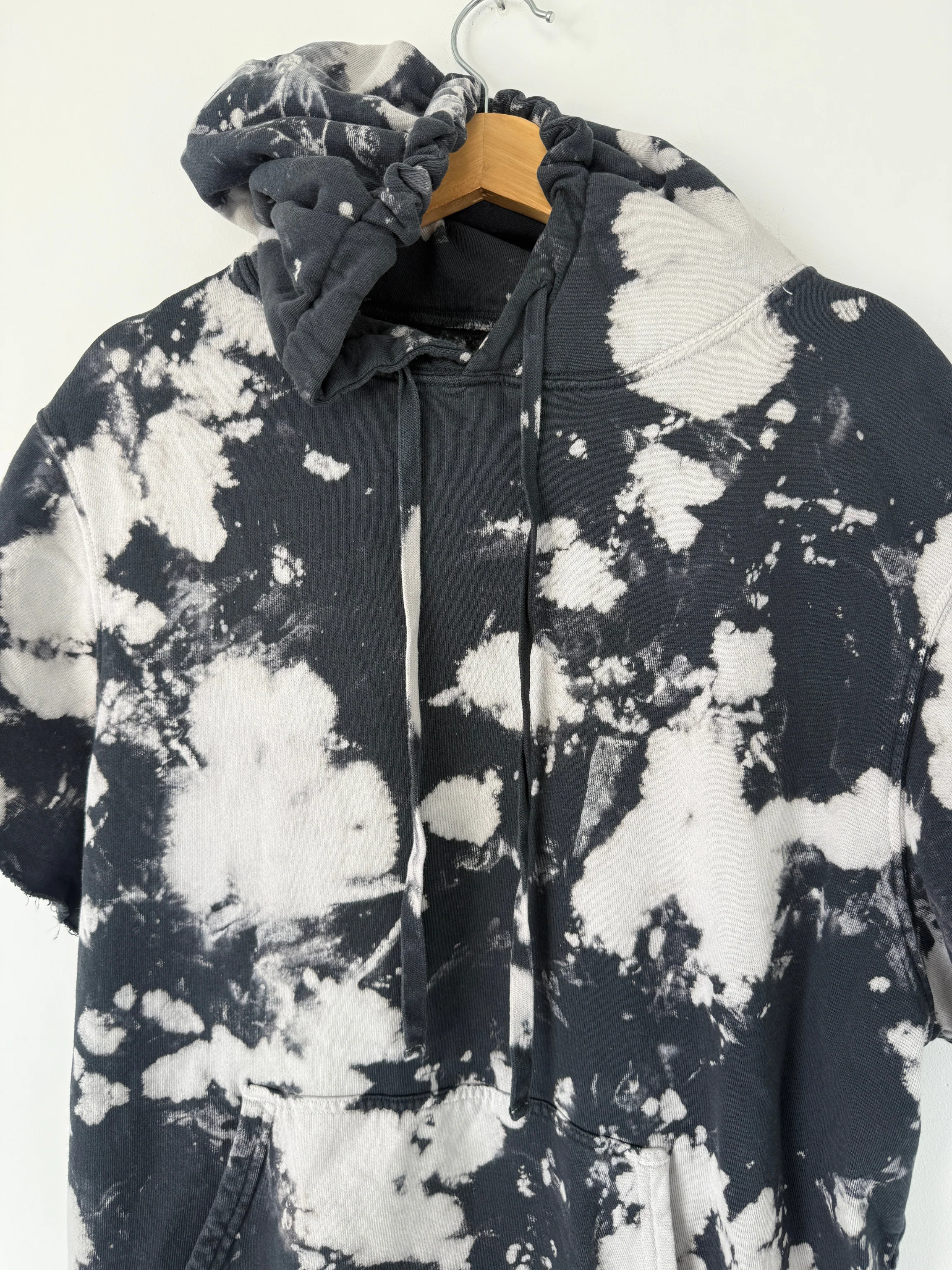 RAW HEM CROPPED HOODIE - Image 2