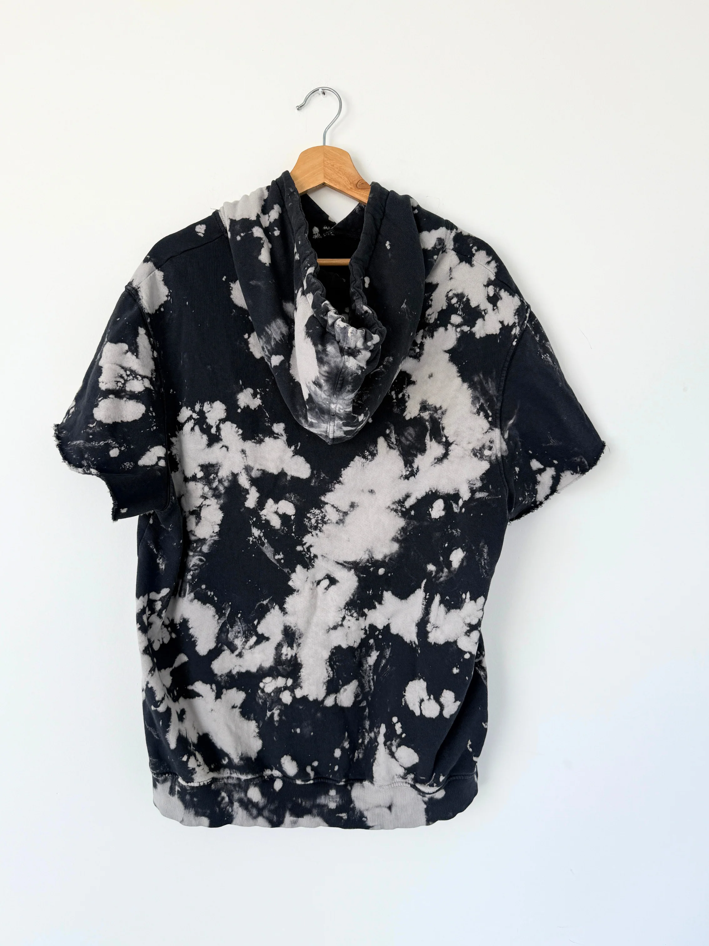 RAW HEM CROPPED HOODIE - Image 3