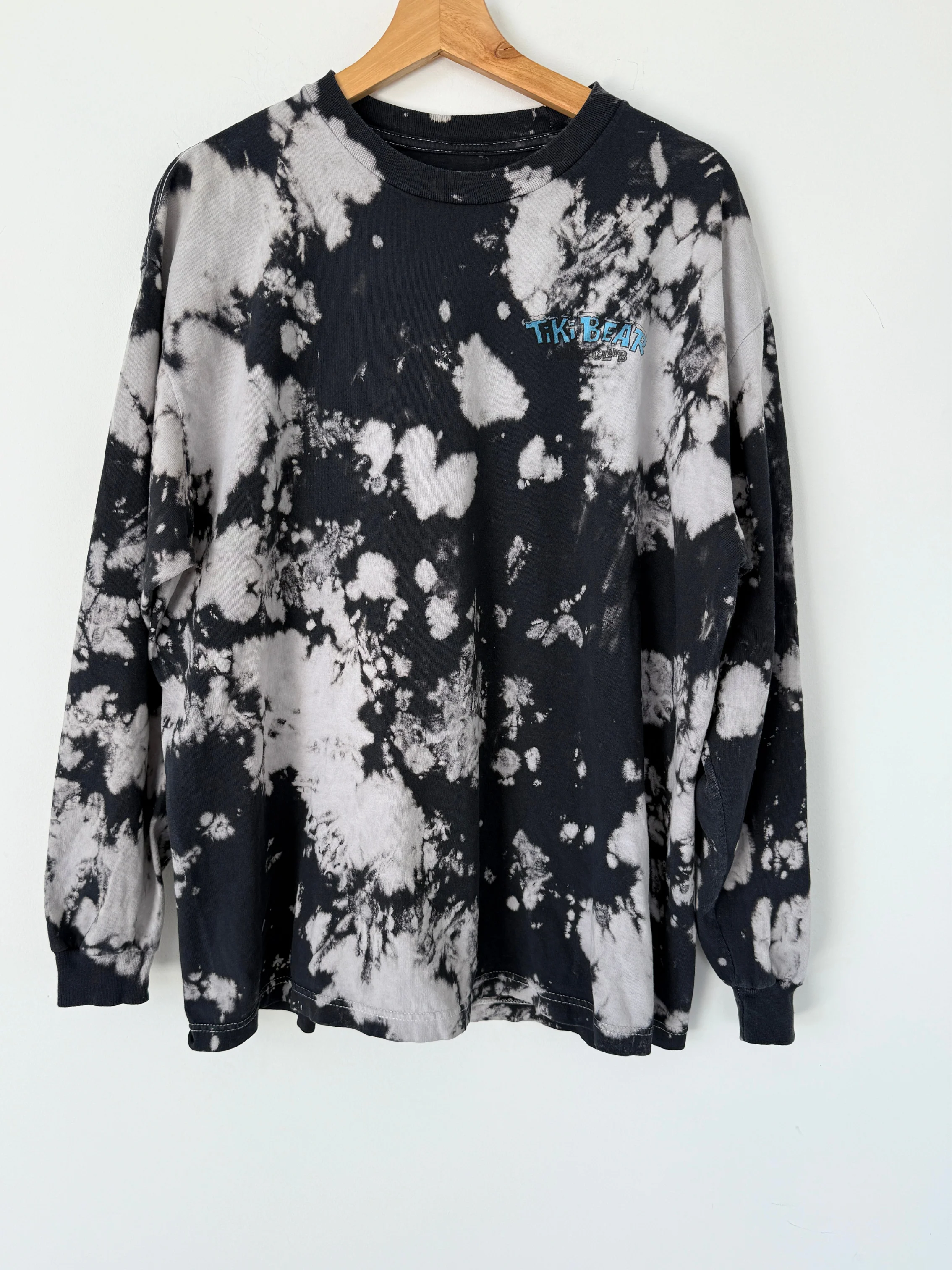 TOURMALINE LONG SLEEVE TIKI PRINTED TEE - Image 3